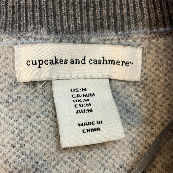 Cupcakes and Cashmere Women’s M Button Up V Neck - Picture 6 of 8